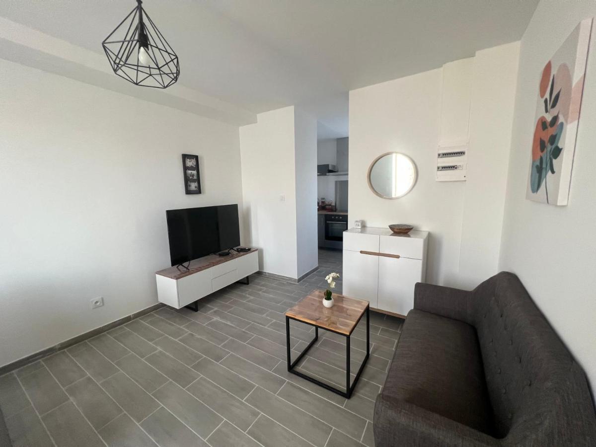 180B - Duplex T2 Tout Confort - Wifi Netflix Le Gond-Pontouvre Kültér fotó