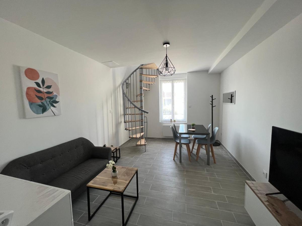 180B - Duplex T2 Tout Confort - Wifi Netflix Le Gond-Pontouvre Kültér fotó