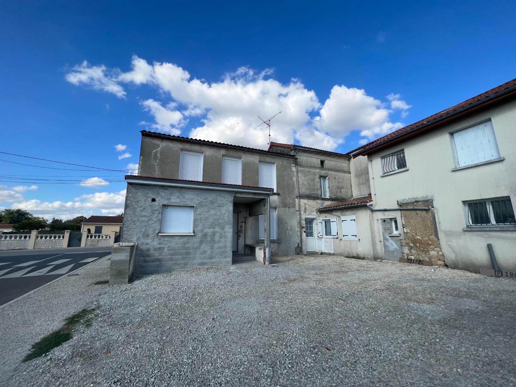 180B - Duplex T2 Tout Confort - Wifi Netflix Le Gond-Pontouvre Kültér fotó